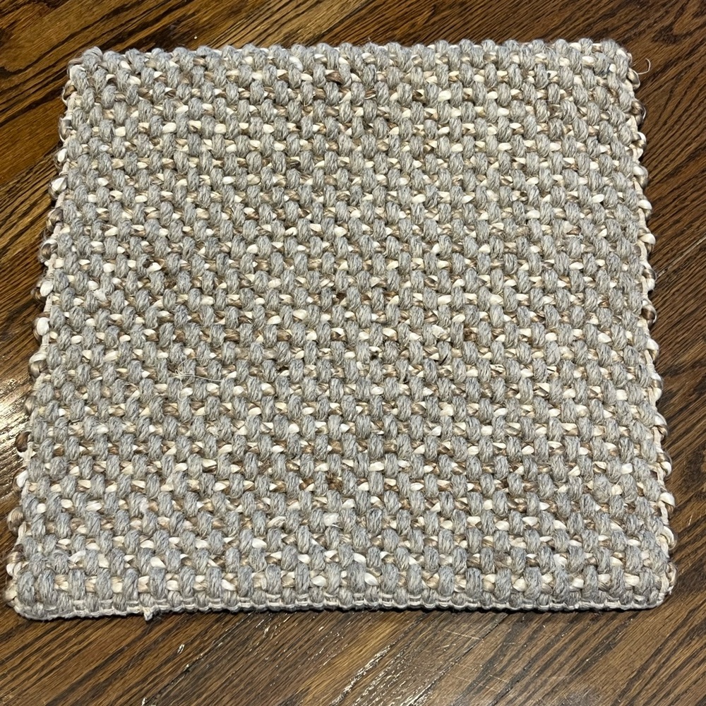 18.5x18.5 Handwoven Beige, Grey & Teal Square Rug/Carpet / Mat